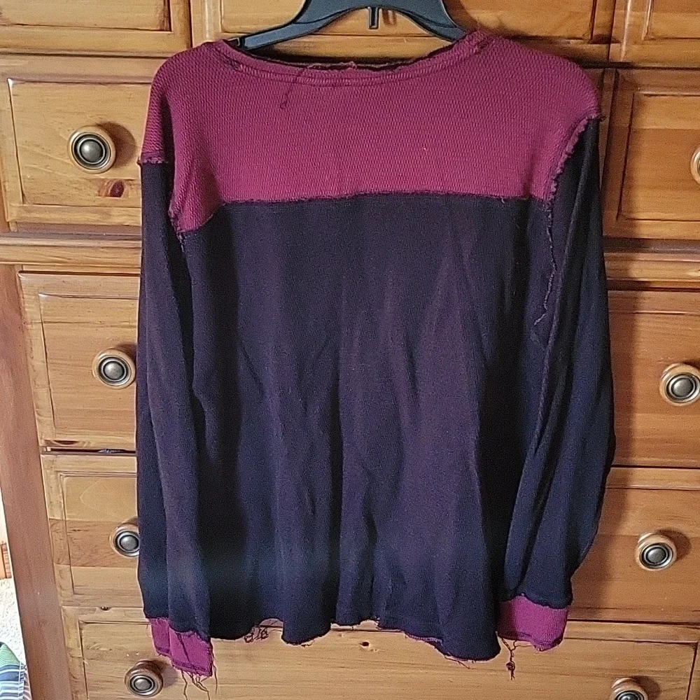 Harley-Davidson Black and Burgundy Long Sleeve Tee - Picture 4 of 7